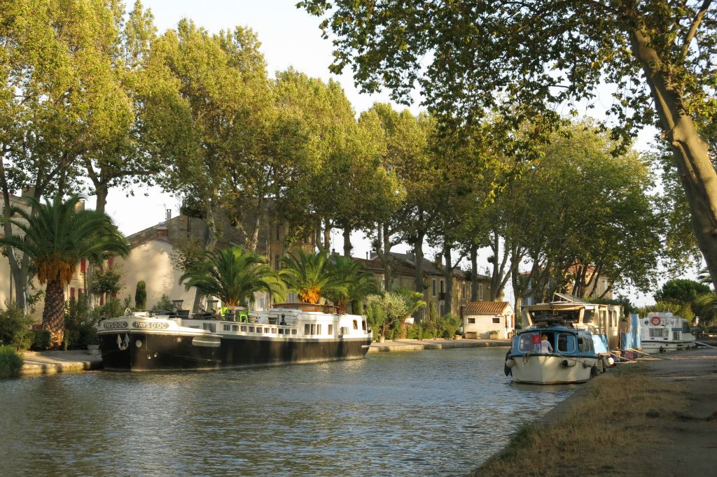 Balade à pied au bord du canal